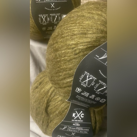 K+C PLUSH Yarn - Picture 6 of 11